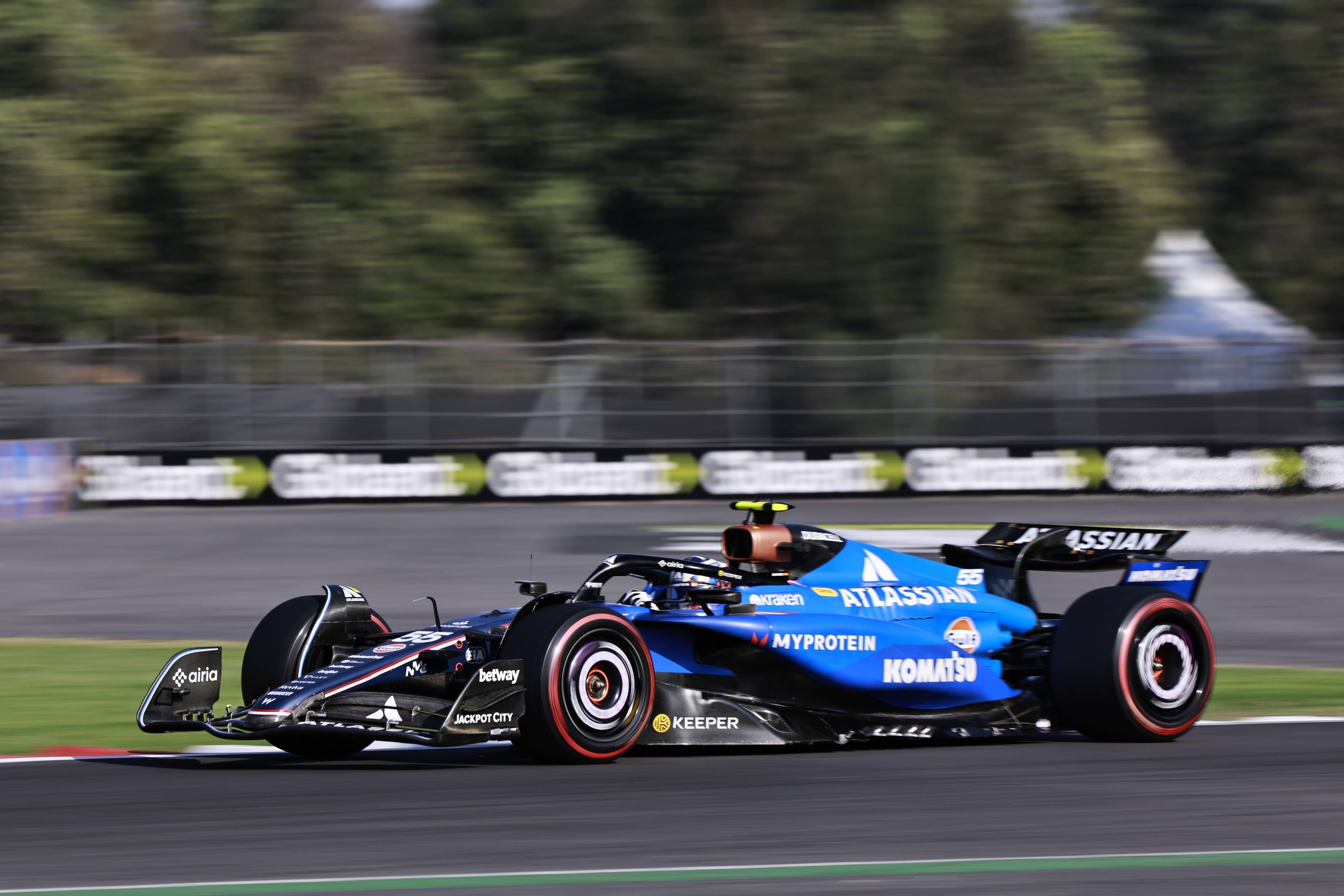 爱游戏官方-威廉姆斯逆转红牛车队，汉密尔顿扛起全队