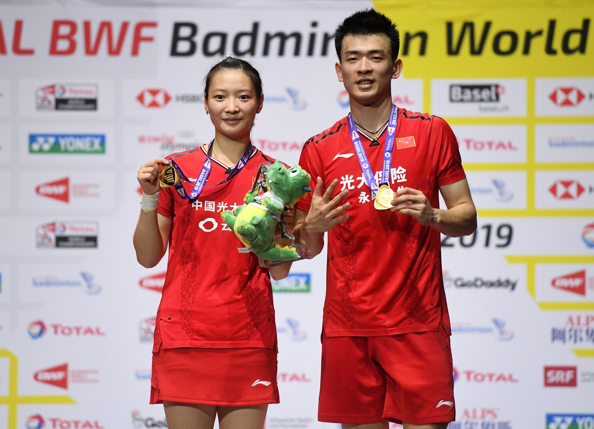 爱游戏2026-丹麦队翻盘法国队，郑思维惊艳四座