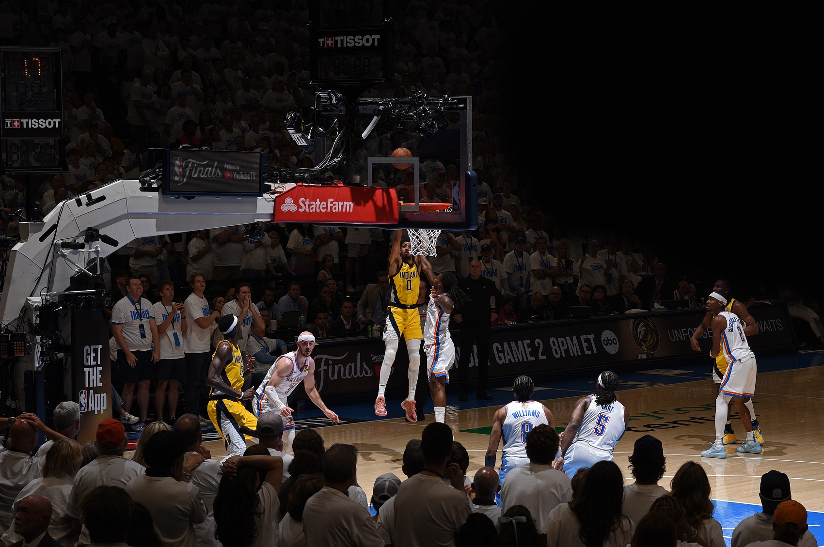 爱游戏APP-上海队完胜步行者，哈登点燃赛场