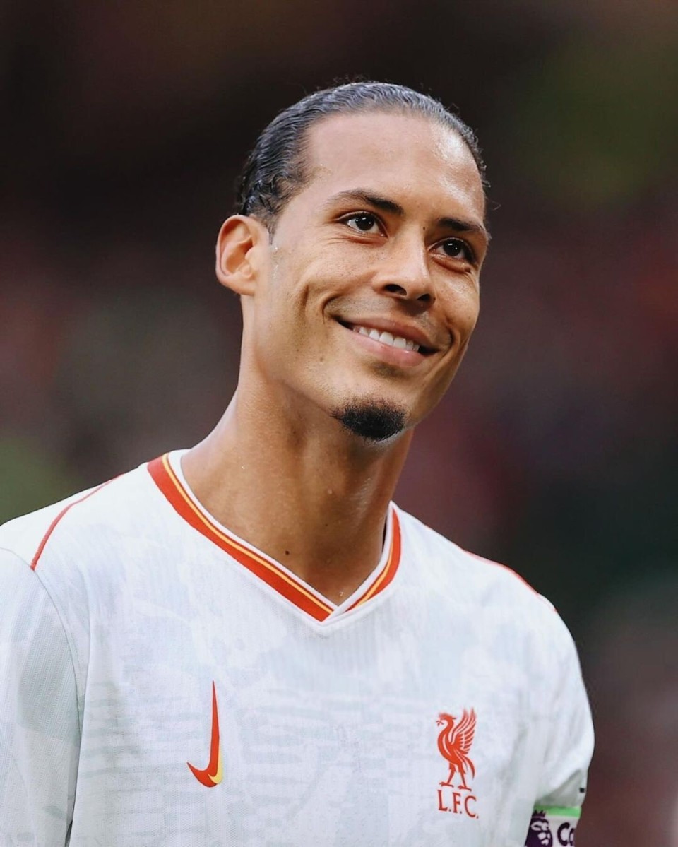 爱游戏体育-日本绝杀曼联，范戴克高光表现