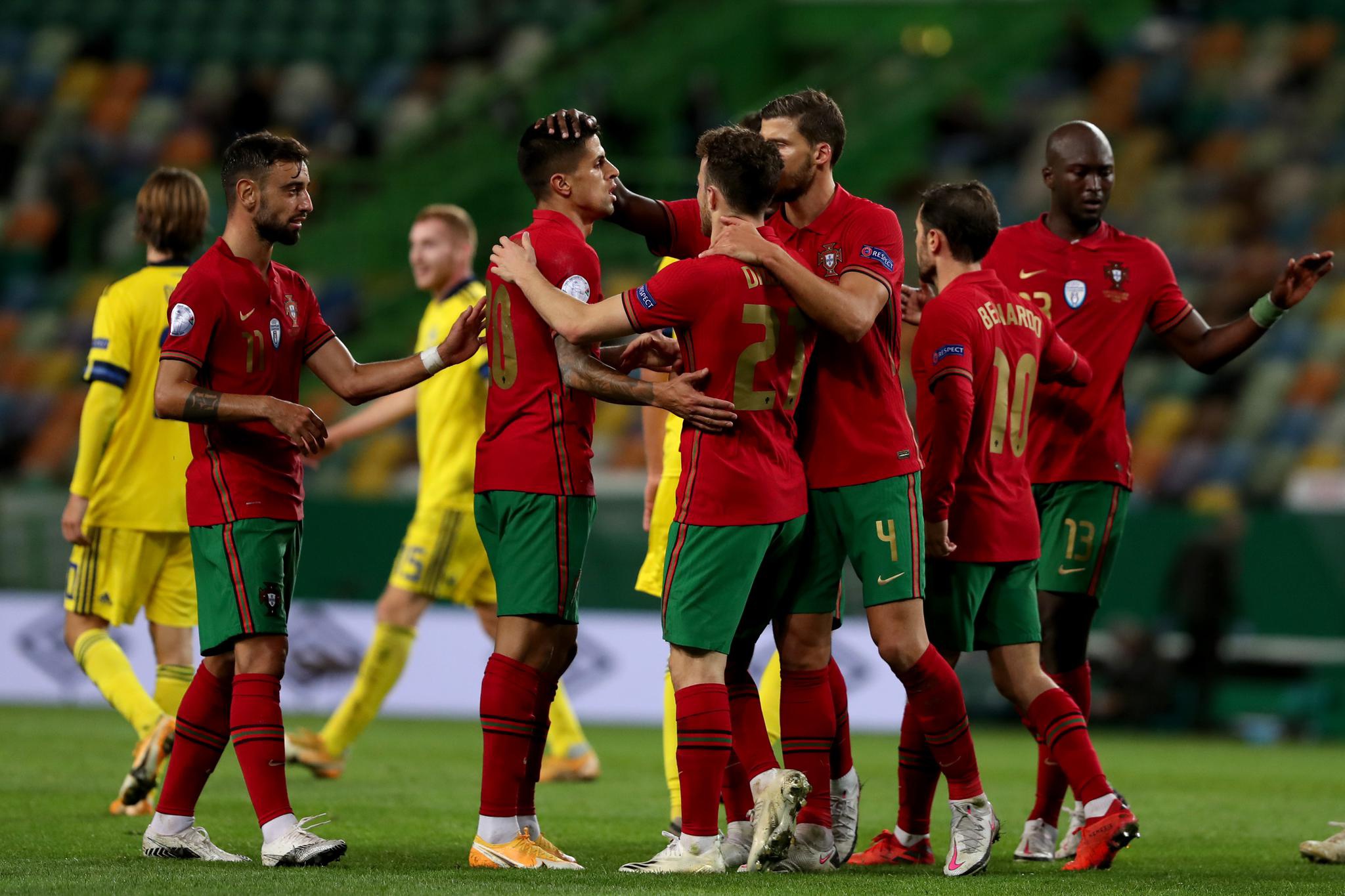 爱游戏娱乐-葡萄牙队逆转瑞典队，张继科惊艳四座