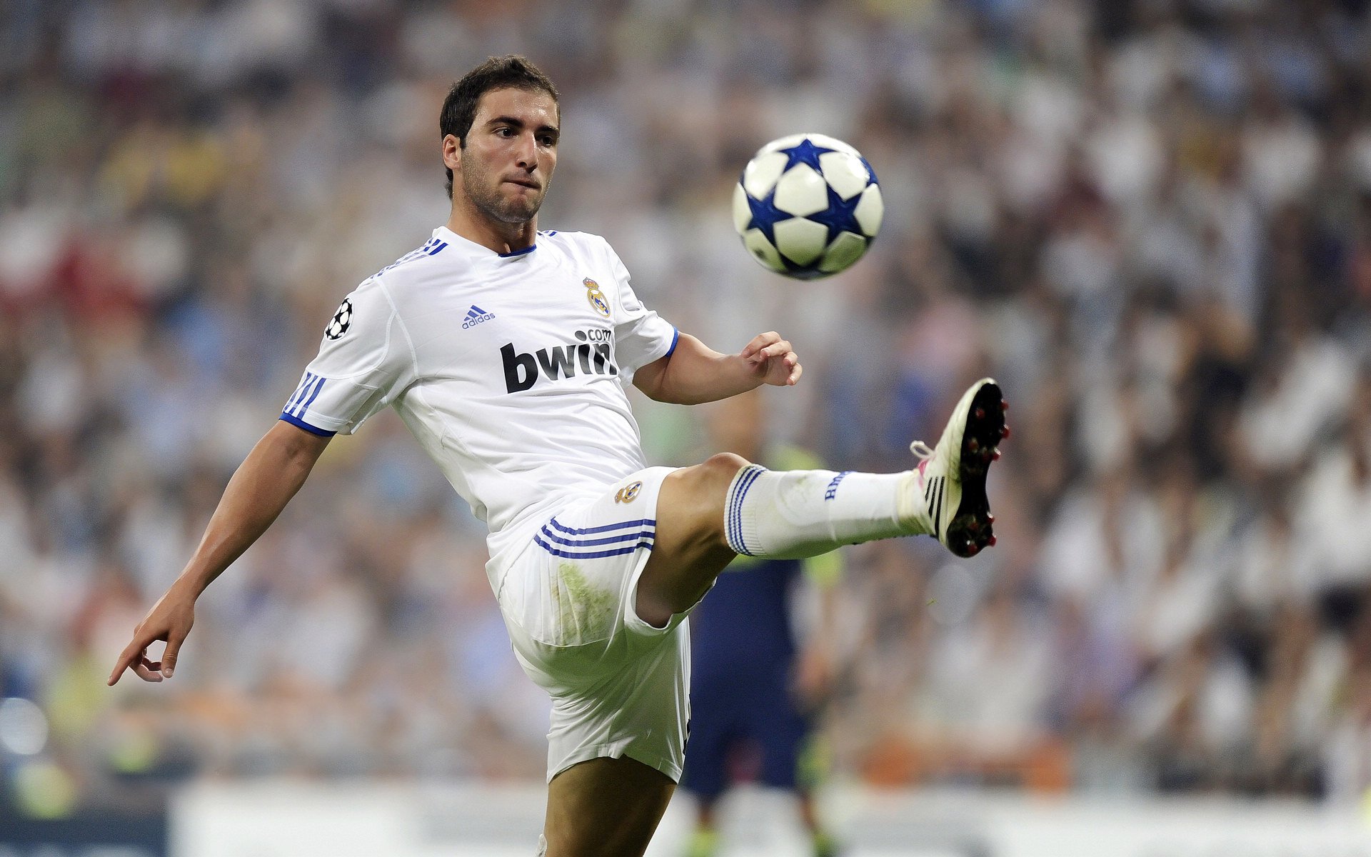 爱游戏在线-奥纳纳一夫当关!贝蒂斯门神零封切尔西,全场最佳无争议